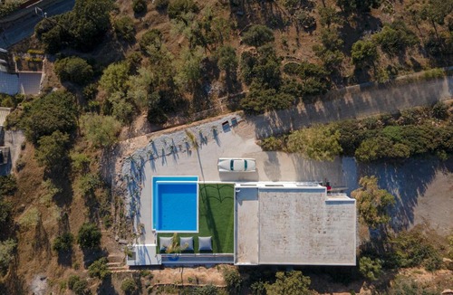Lavreotiki Villa | Sounio Black Villa