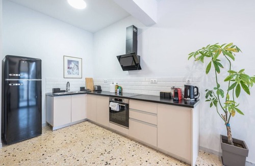 Psirri Apartment | Spacious 2 Bedrooms Apartment w/Balcony In City Center