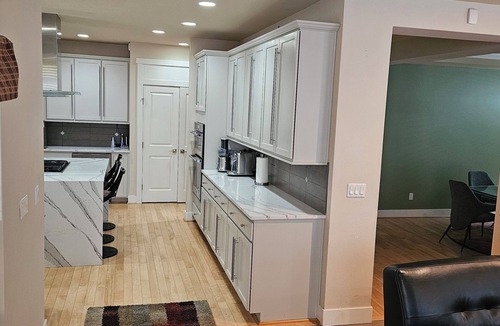 Kent House | Spacious and beautiful 5-bedroom house in marvelous Auburn Lea Hill area with AC