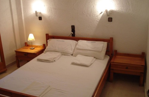 Agia Pelagia Apartment | Spacious Apartment Next to the Beach