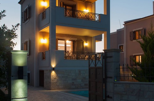 Adele Villa | Spacious pool villa close to Rethimno and beach