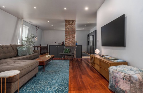 Federal Hill Apartment | Spacious, Sleek, and Luxurious two-bedroom in Historic Westside of Providence