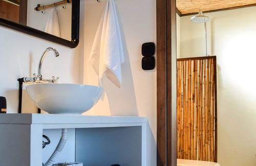 Galatas Hotel | Spacious superior pool view room