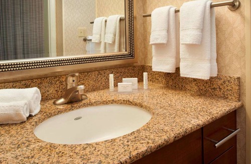 Warren Hotel | Spacious Unit with Full Kitchen, Free Breakfast, Pet-friendly Property!