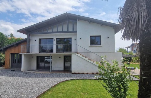 Angresse House | Spacious Villa with Pool in a Quiet Setting