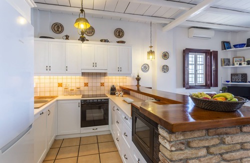 Spetses Villa | Spetses, traditional villa on the waterfront - beach