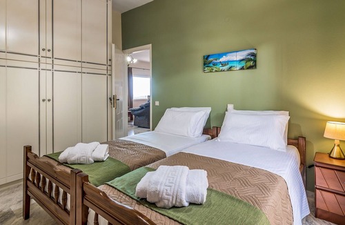 Polemarchi House | Splendid flats - Private heated Pool & great Views