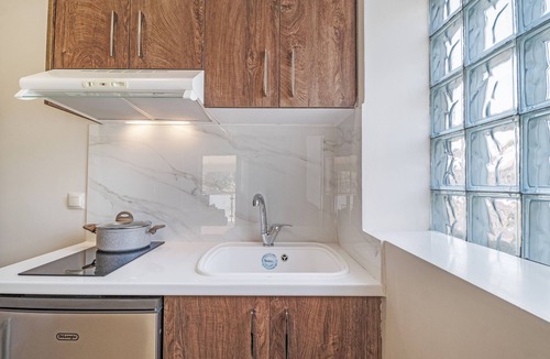 Perigiali Apartment | Studio Apartment 'K and A 3' with Balcony, Wi-Fi and Air Conditioning