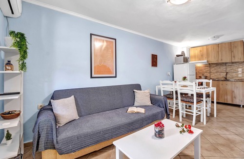 Drimonas Apartment | Studio Apartment 'Kerkis Apartment' with Mountain View, Wi-Fi and Air Conditioning