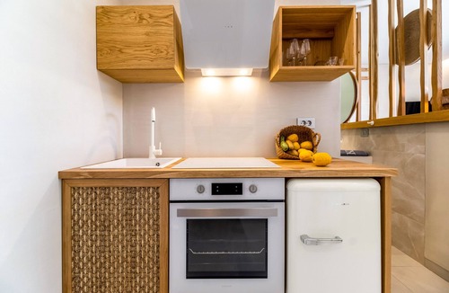 Katomerion Apartment | Studio apartment 'Studio Yvonne' with private pool, WLAN and air conditioning