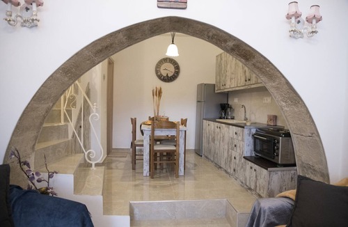 Kamilari House | Studio Galatia - self catering studio in authentic Cretan village.