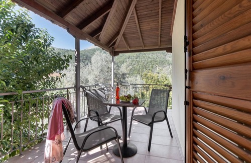 Lefkas Apartment | Studio "Krinos 2" with Mountain View, Garden & Wi-Fi