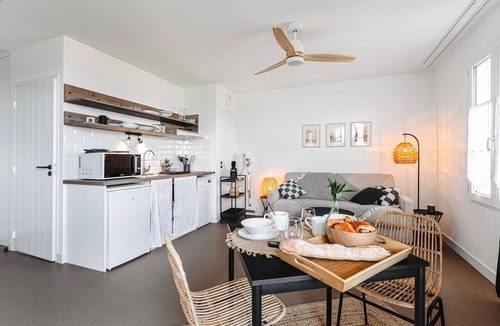 Rivedoux-Plage Apartment | Studio Le Phare, Sea View, Private Terrace & Wi-Fi