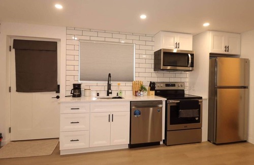 North Beacon Hill House | Studio near Downtown, Airport, Stadium, light rail, train