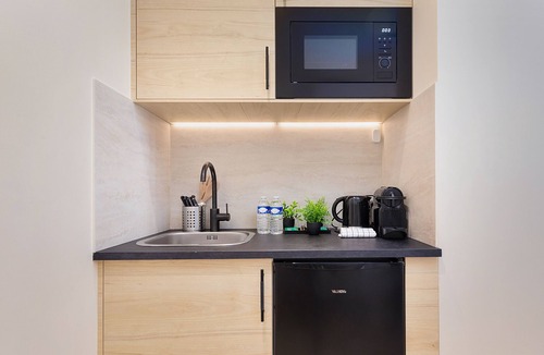 Billancourt–Rives de Seine Apartment | Studio-Wet room-City view