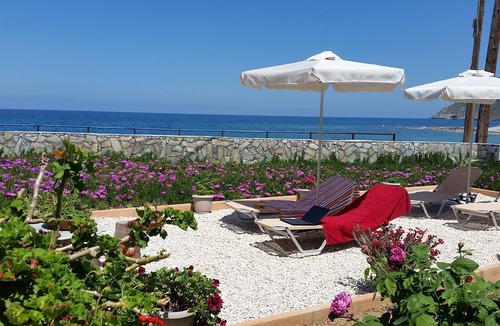 Milatos Beach Apartment | Studio with Seaview in a beautiful garden!