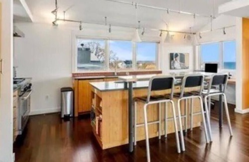 Gloucester House | Stunning, contemporary 2300 sq ft home with breathtaking views of Ipswich Bay