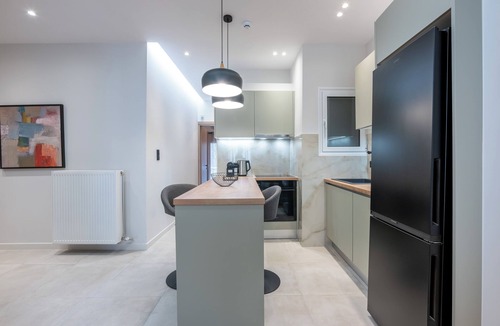 Ampelokipoi Apartment | Stylish 2BR flat near hospital & Panormou metro station