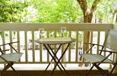 Thissio Apartment | Stylish apt in the Historic heart of the city