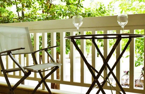 Thissio Apartment | Stylish apt in the Historic heart of the city