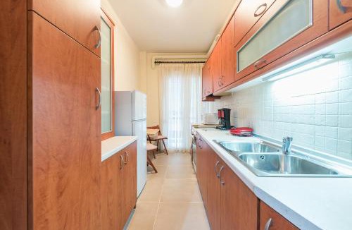 Mets Apartment | Stylish Athens Apt 10 Minute Walk to Acropolis Museum & Metro