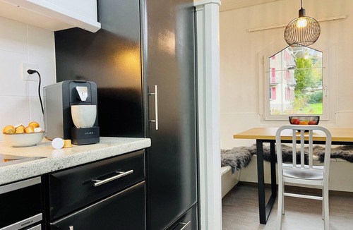 Oberhofen am Thunersee Apartment | Stylish vacation apartment with balcony & lake view - your oasis of peace on Lake Thun
