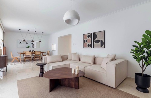 Khalandrion Apartment | Suburban 3BR Apartment in Marousi