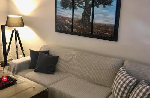 Markopoulon House | Suite Drakos Honey