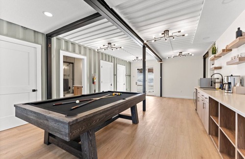Brian Head House | Summer Getaway | Pool Table, Foosball & Views