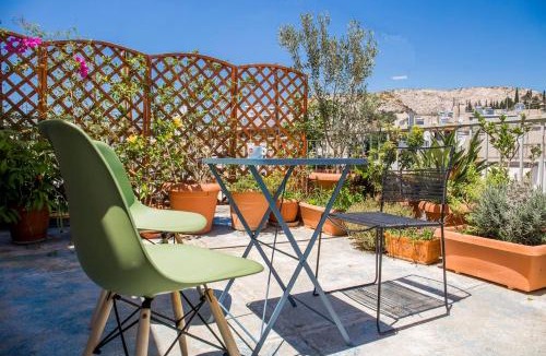 Filopappou Apartment | Sunny Top Floor Studio - Excellent Athens view