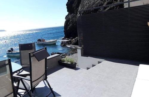 Vlachiana Apartment | Sunrise Luxury Seaside Apartment
