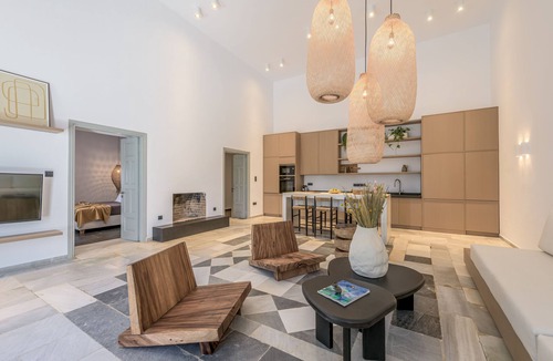 Milos House | Sunset Plaka