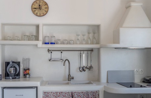 Milos House | Sunset Plaka