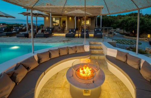 Mpogdanatika Villa | Sunset Villa by PaxosRetreats