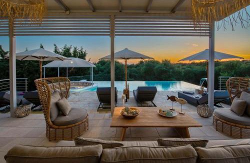 Mpogdanatika Villa | Sunset Villa by PaxosRetreats