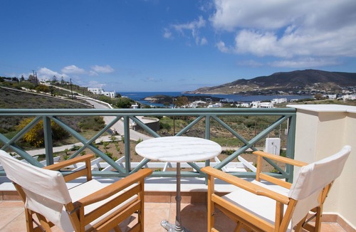 Posidonia Villa | Sunsets & Stunning Views! Elegant Renovated Villa