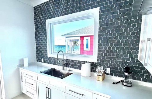Long Island Villa | Superior Blue Horizon Oceanview Villa 4