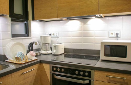 Mousio House | Superior Central Apt 3min to Metro AC Netflix iMac