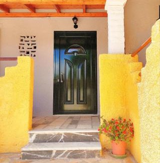 Agios Matthaios Apartment | TETRAKTYS ESTATE beachside ΥΔΩΡ with big garden