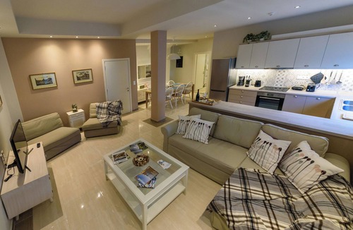Kalamata Villa | Thalias Quarters - Kalamata Mediterranean Suites & Villas