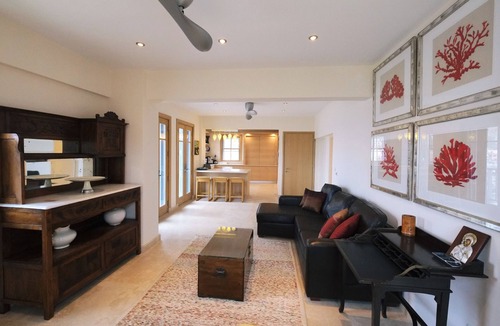Myrina Apartment | The Beachfront Villa (2nd Floor 3 Bed Apartment)