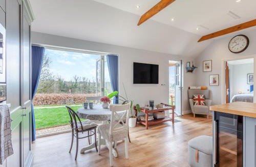 East Horrington House | The Lodge At Edenbridge