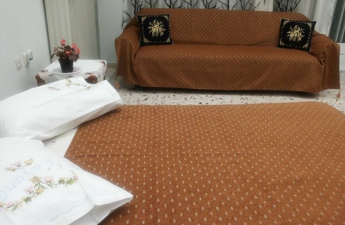 Nikaia House | The Pretty Bow - To Fiogaki