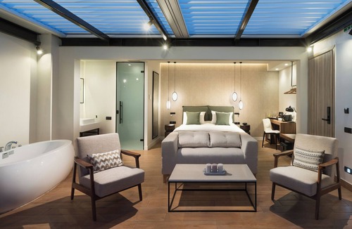 Monastiraki Hotel | The Residence - Christokopidou Hotel & SPA