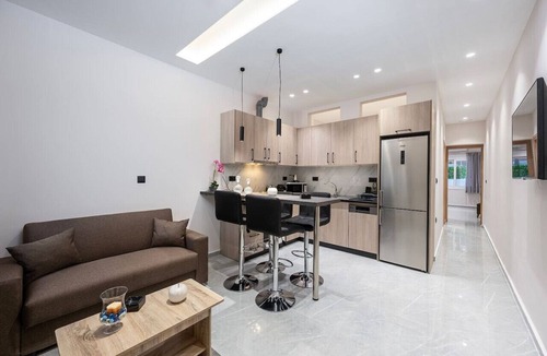 Kos Town Apartment | The Saltwater Suite 1Min Beach