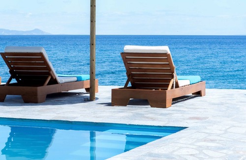 Agii Theodori House | The Saronic Villa - Jungle on the sea
