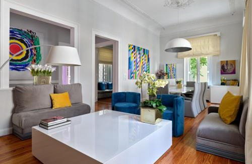 Plaka House | The White House in Plaka by JJ Hospitality