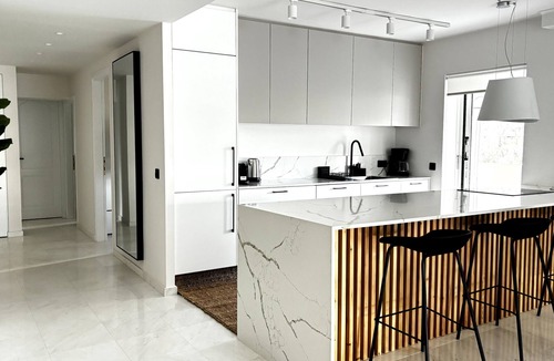 Palaio Faliro House | The White Marble, Spacious 4BR/2BA apartment in Paleo Faliro