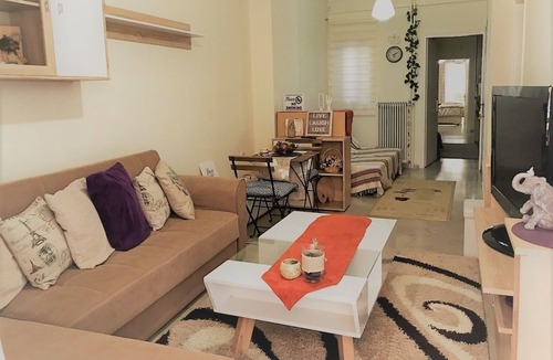 Patras Apartment | Theano's Cozy & Quiet **LUX** central Flat - Wifi & more