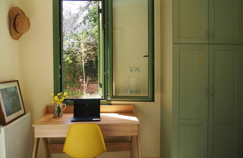 Prines Villa | Thei's Nest in a large garden in the Prines' centre near restaurants, beach,city
